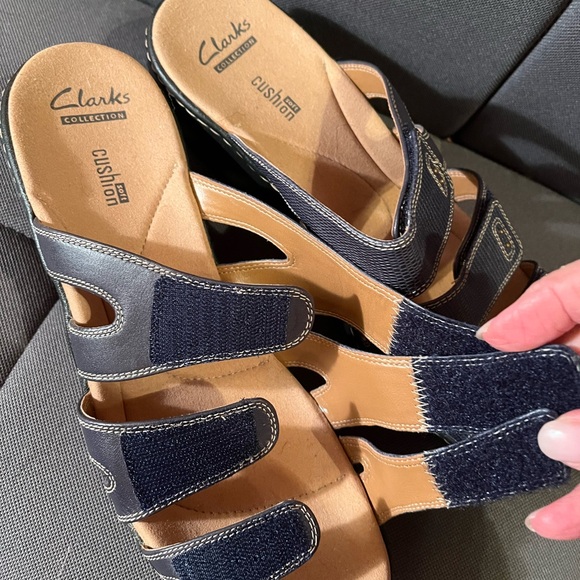 Clark’s sandals - Picture 4 of 4